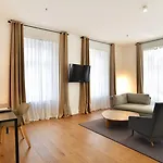 Zenit Palace מלון 4*
