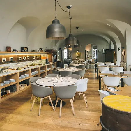 ゼニット パレス ホテル